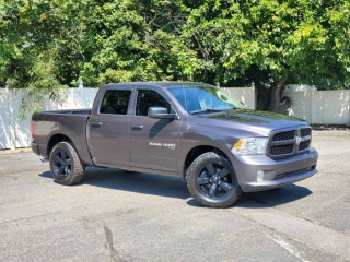 Image for 2019 RAM 1500 Express Crew Cab 5.5 ft. SB Pickup ID: 6971600