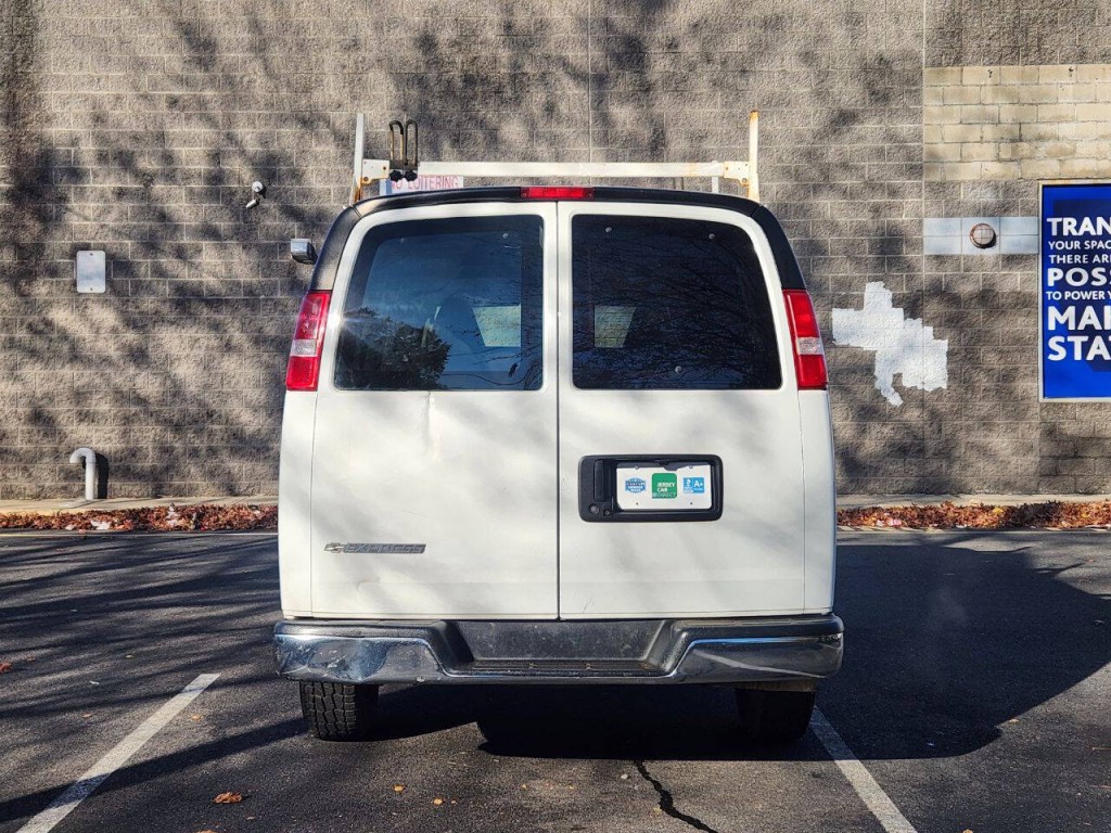 2018 Chevrolet Express Image 5