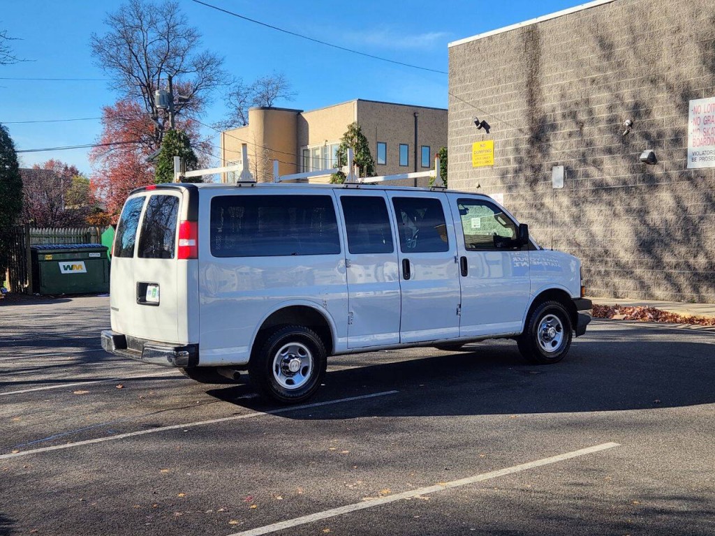 2018 Chevrolet Express Image 6