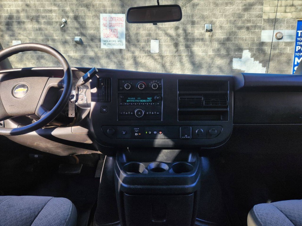 2018 Chevrolet Express Image 13