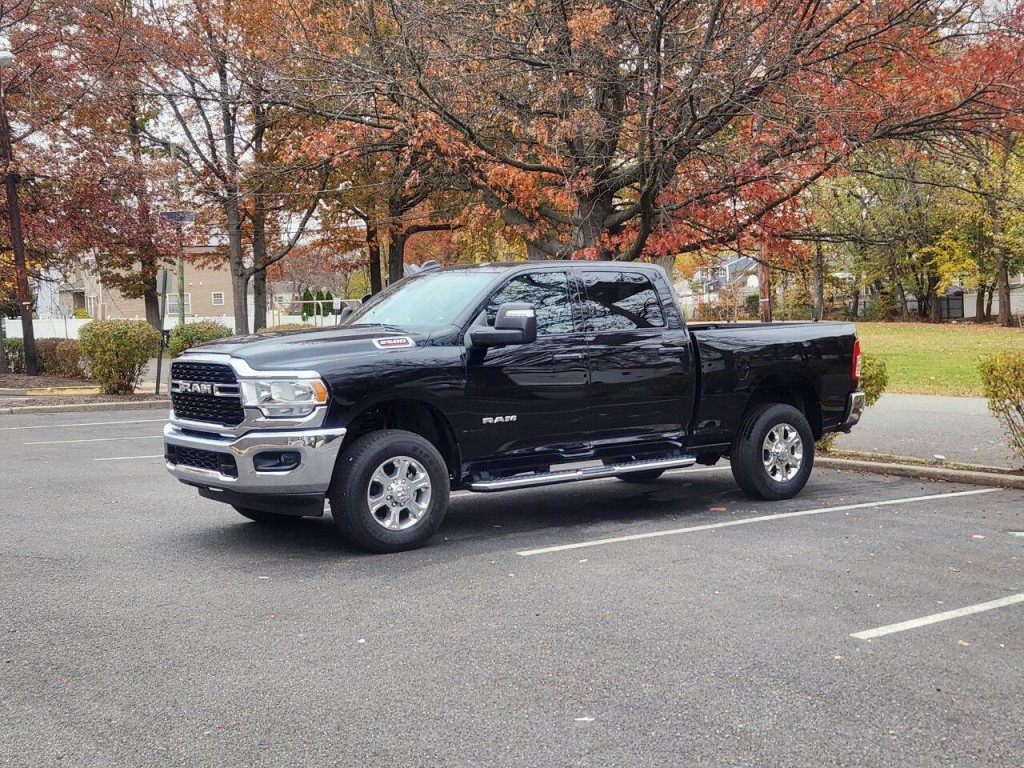 2024 RAM 2500 Image 3