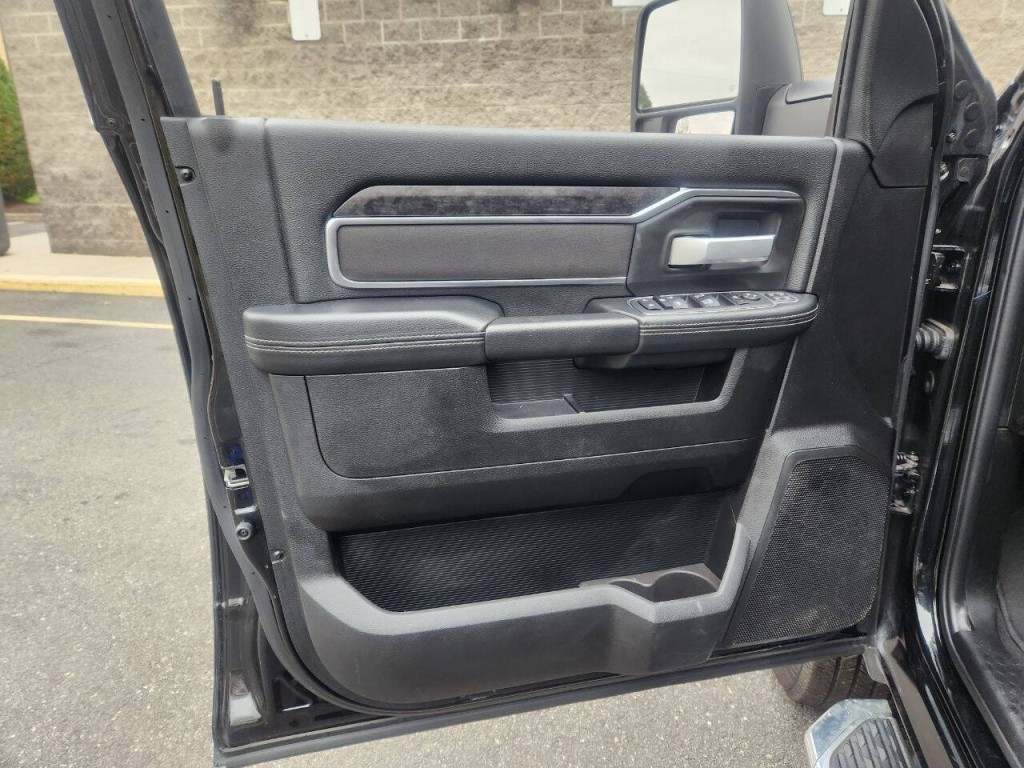 2024 RAM 2500 Image 9