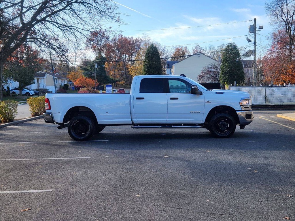 2024 RAM 3500 Image 4