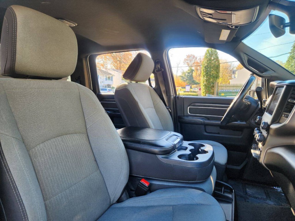 2024 RAM 3500 Image 11