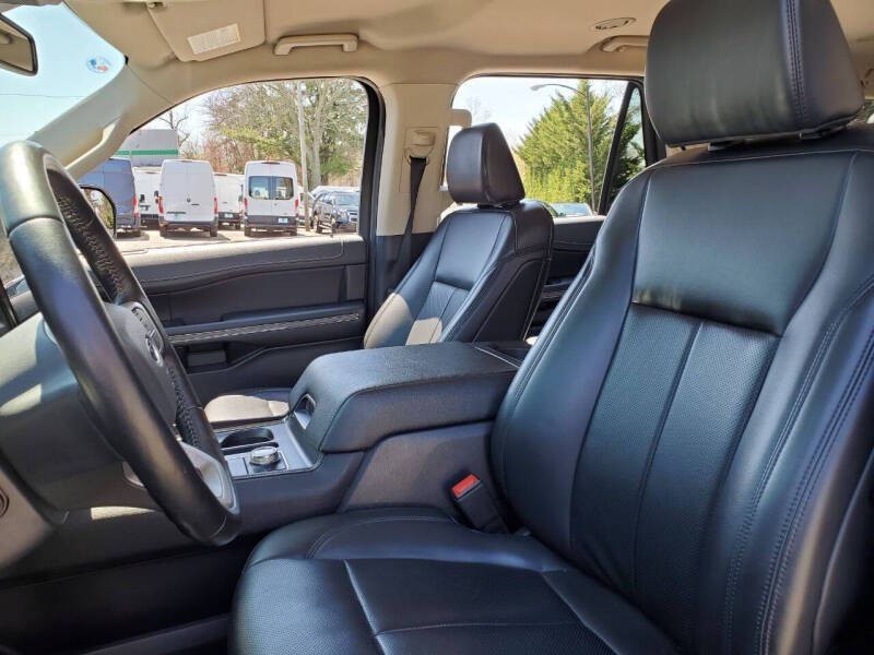 2024 Ford Expedition Image 8