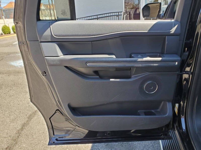 2024 Ford Expedition Image 11