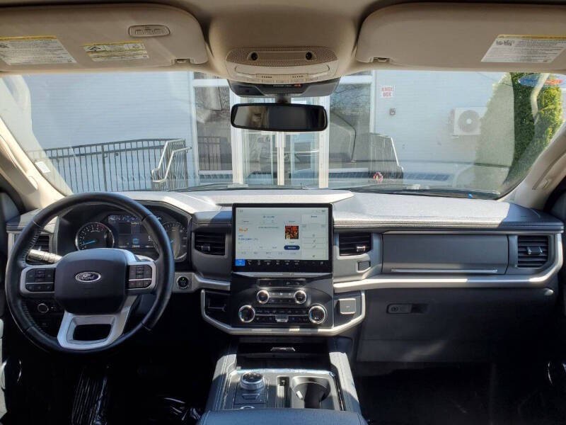 2024 Ford Expedition Image 16