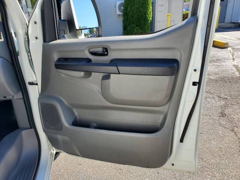 2020 Nissan NV Image 9