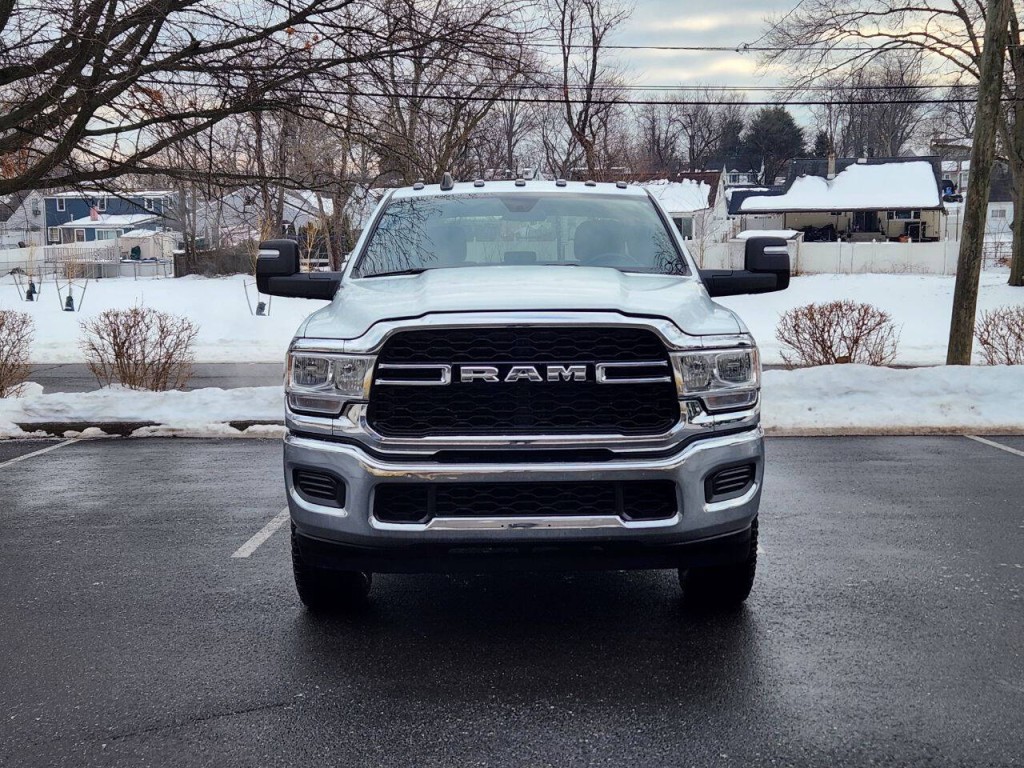 2024 RAM 2500 Image 2