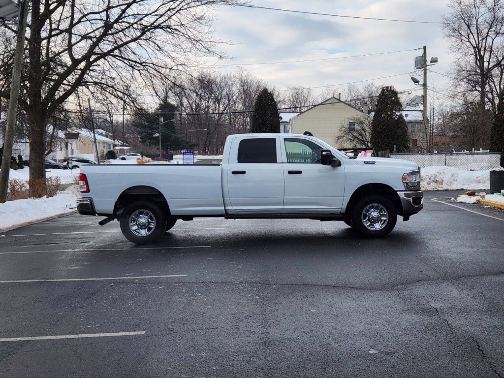 2024 RAM 2500 Image 7