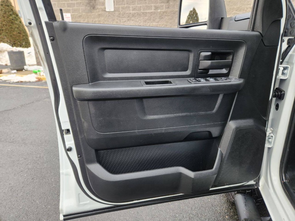 2024 RAM 2500 Image 9