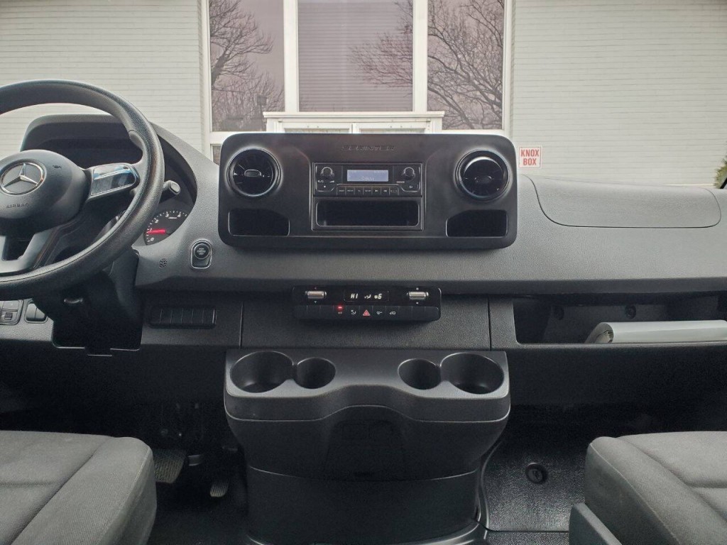 2023 Mercedes-Benz Sprinter Image 9