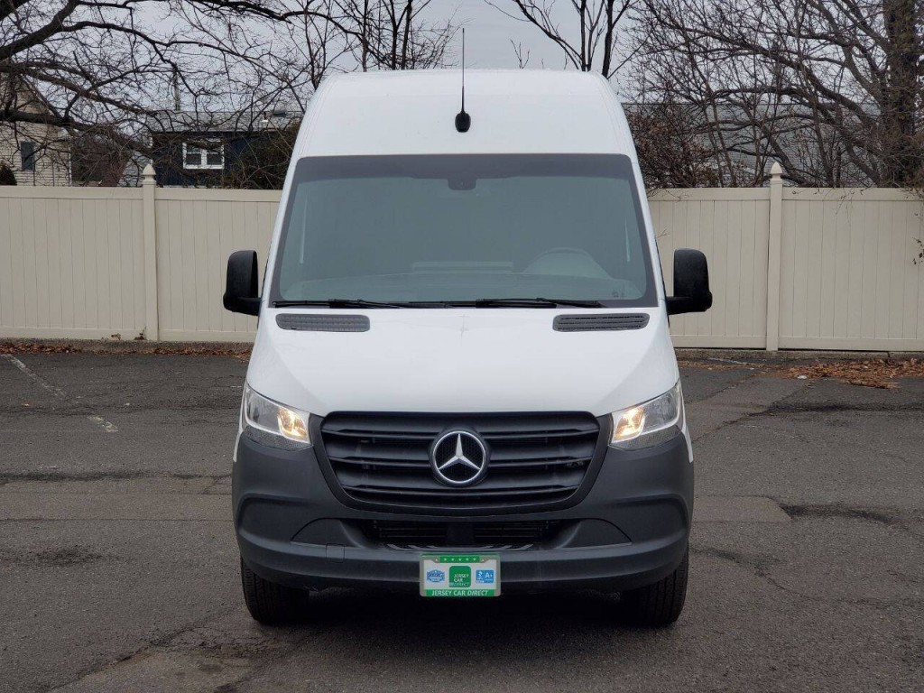 2025 Mercedes-Benz Sprinter Image 2