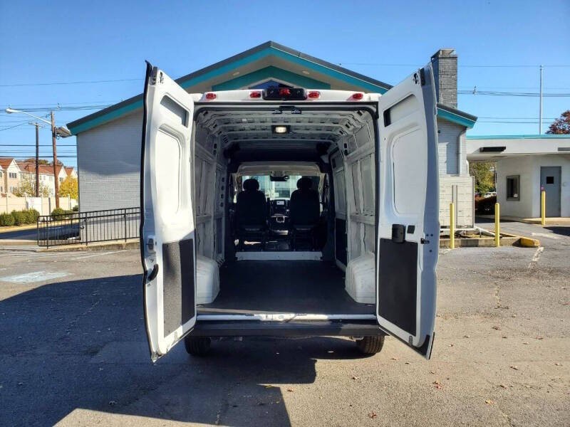 2025 RAM Promaster Image 11