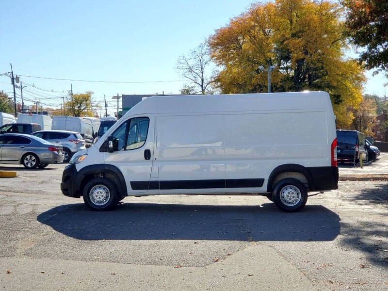 2024 RAM Promaster Image 4