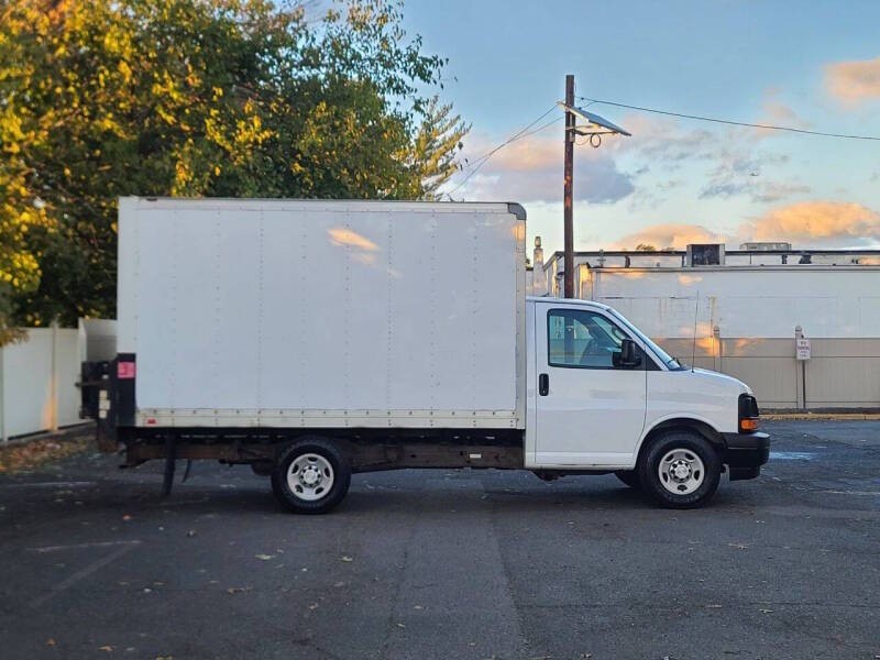 2019 GMC Savana Image 7