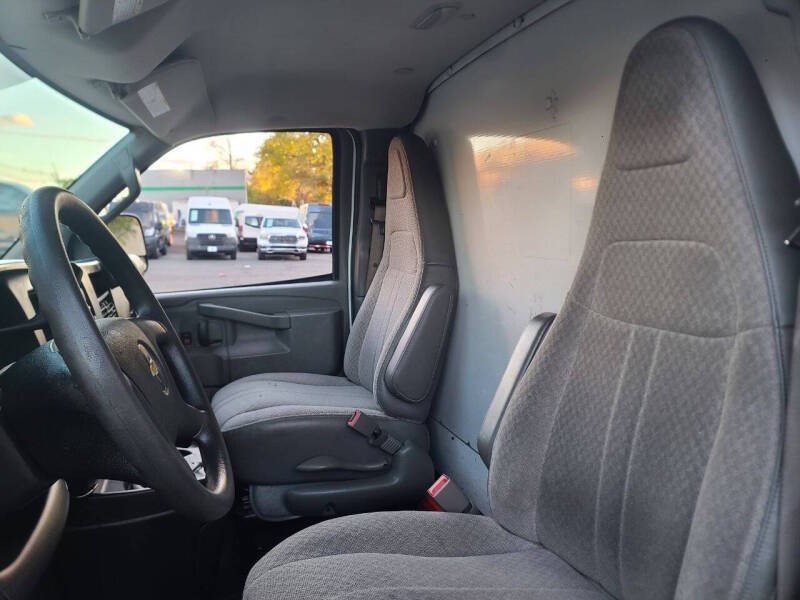 2019 GMC Savana Image 8