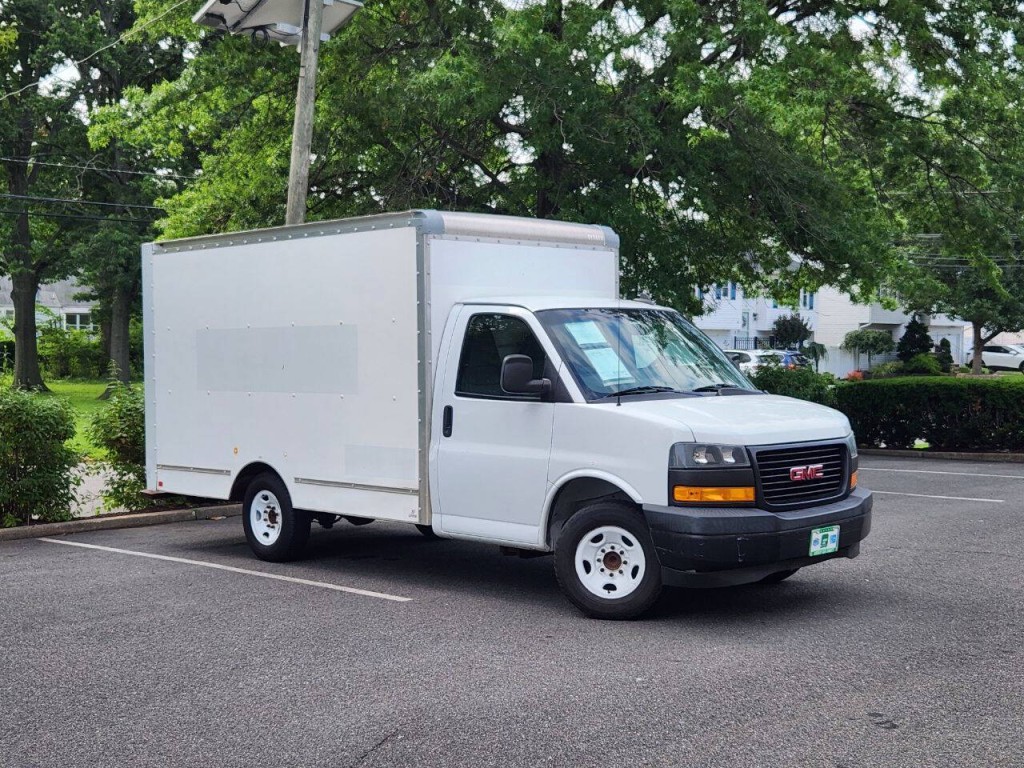 2019 GMC Savana Image 1