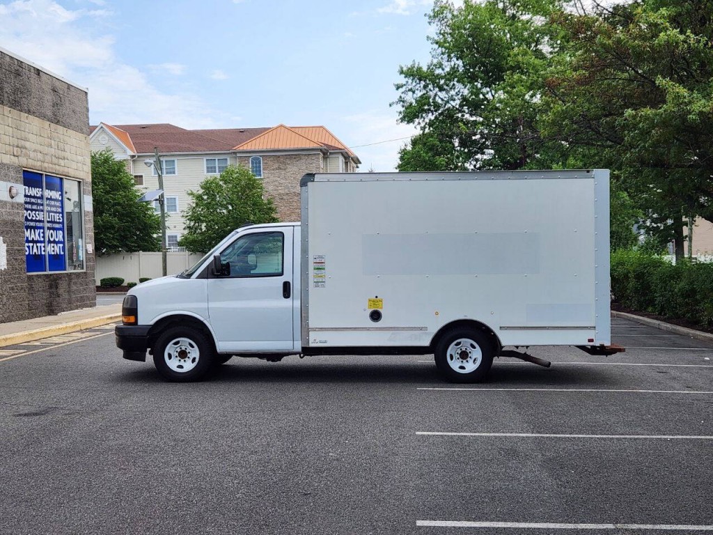 2019 GMC Savana Image 4