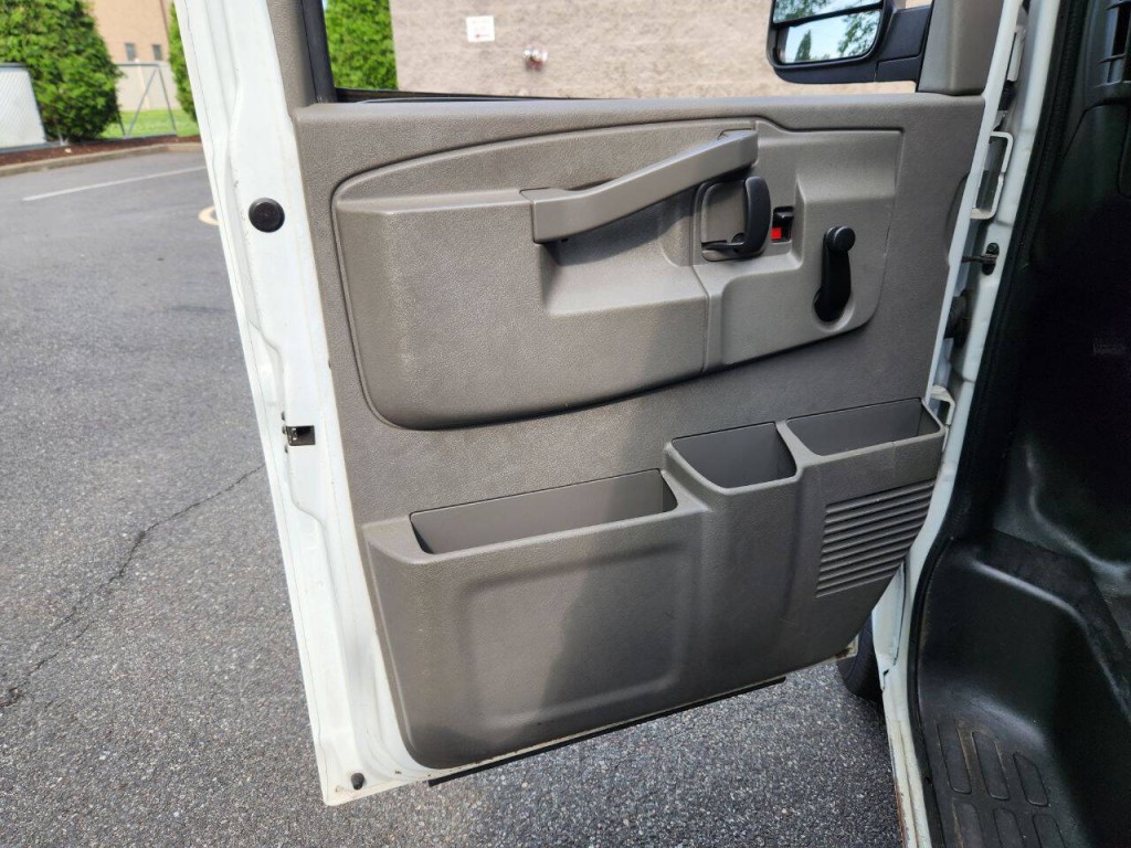 2019 GMC Savana Image 8