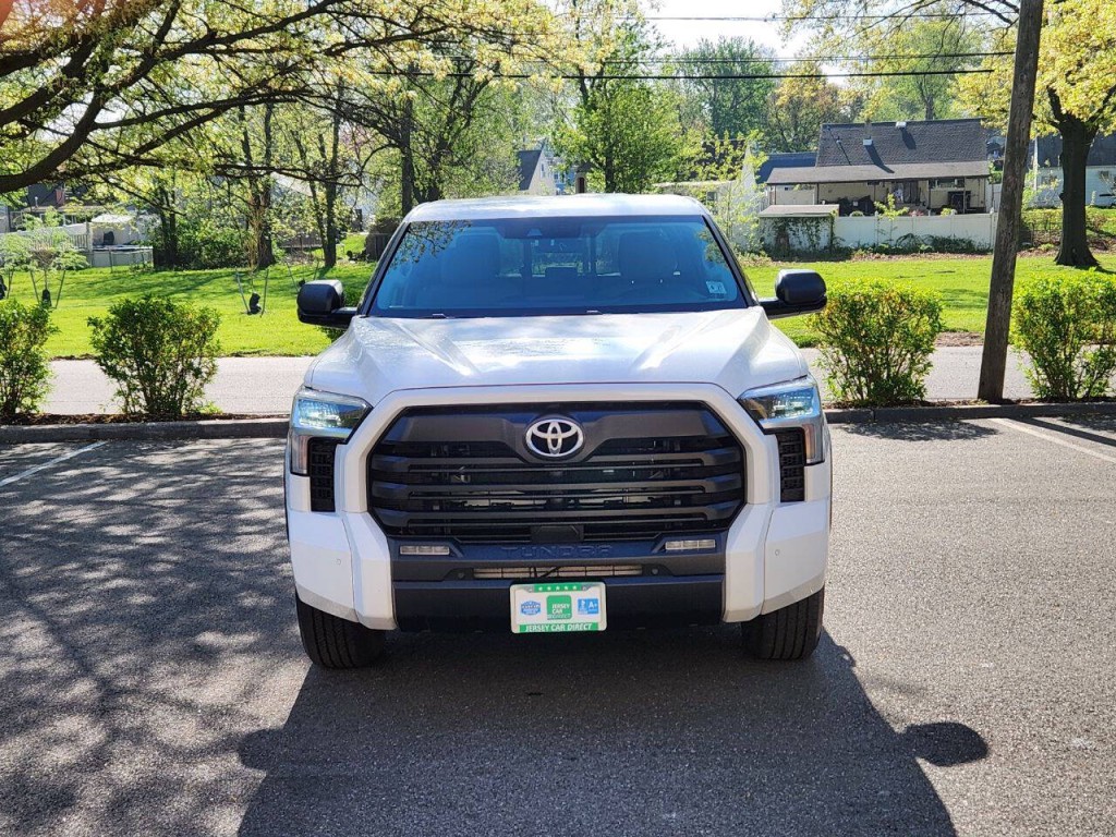2022 Toyota Tundra Image 2
