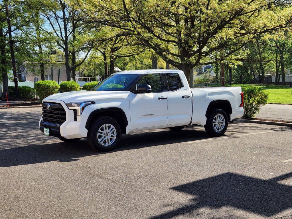 2022 Toyota Tundra Image 3