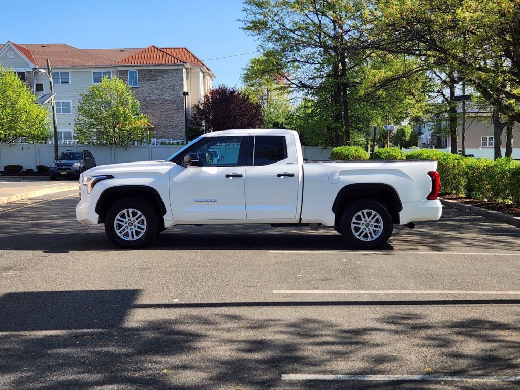 2022 Toyota Tundra Image 4