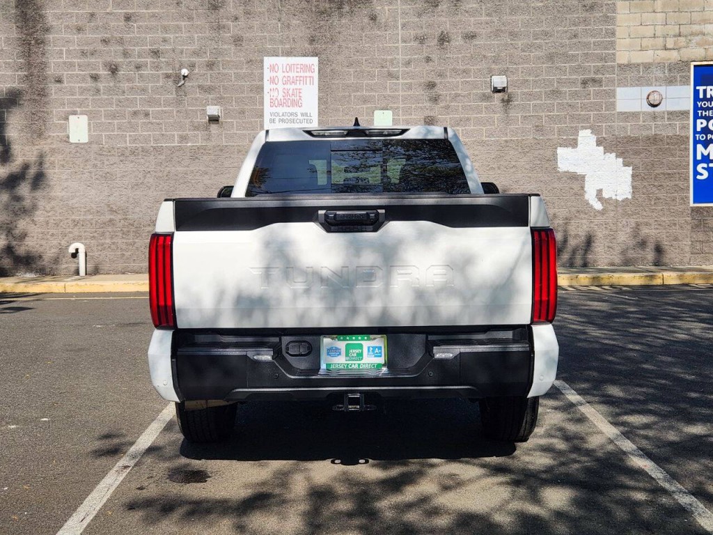 2022 Toyota Tundra Image 5