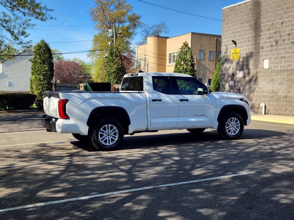 2022 Toyota Tundra Image 6
