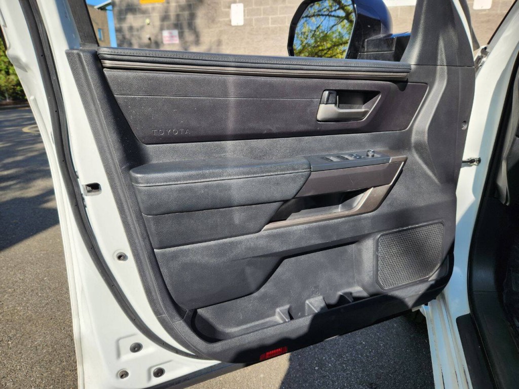 2022 Toyota Tundra Image 9