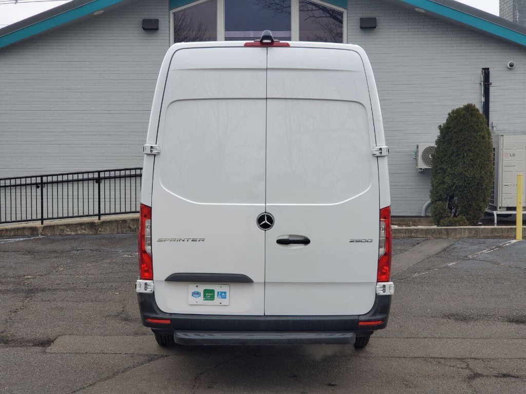 2025 Mercedes-Benz Sprinter Image 5