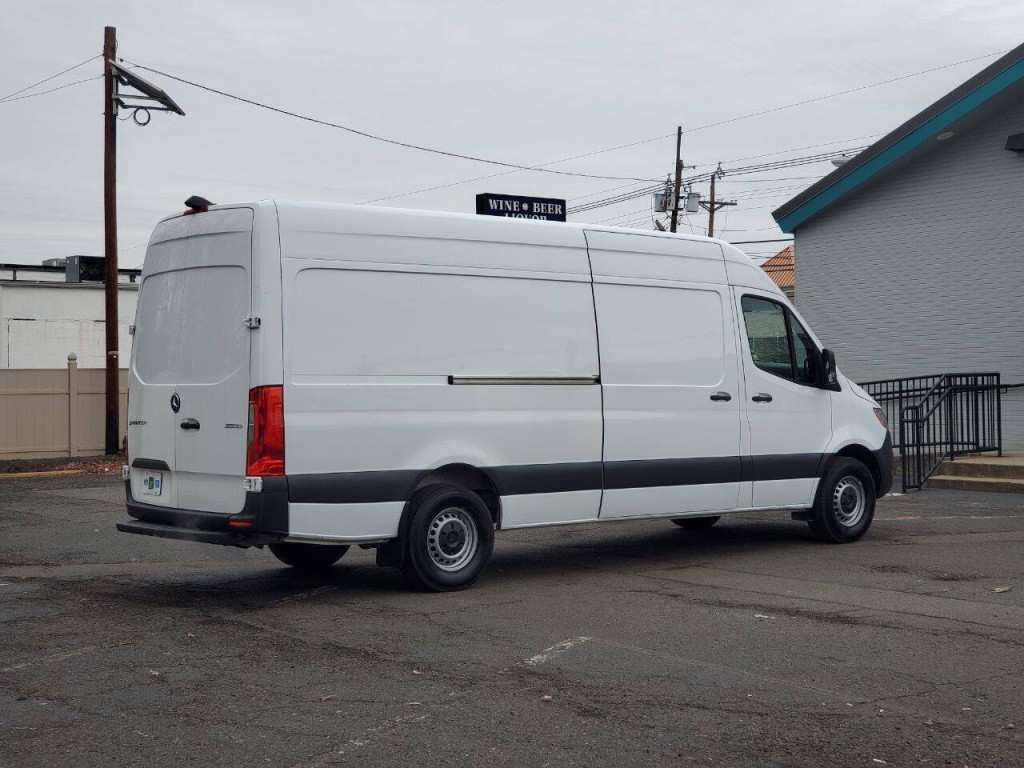 2025 Mercedes-Benz Sprinter Image 6