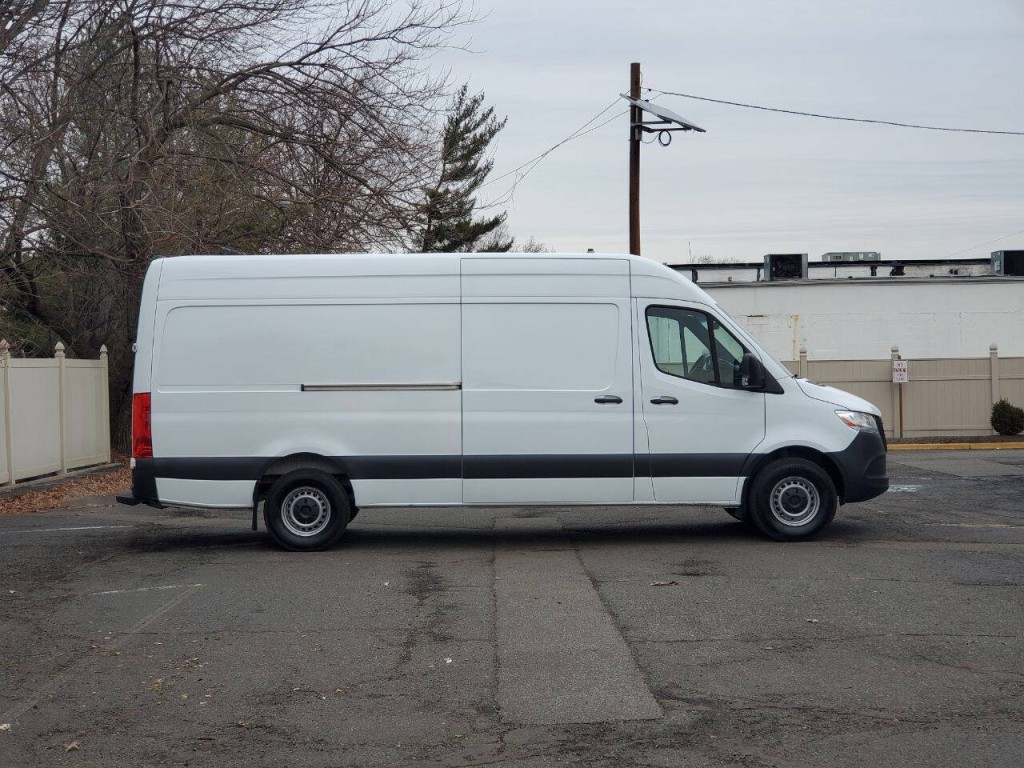 2025 Mercedes-Benz Sprinter Image 7