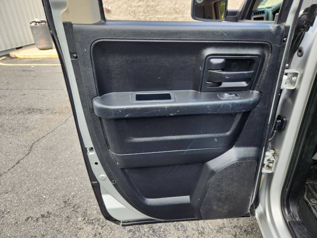 2017 RAM 1500 Image 12
