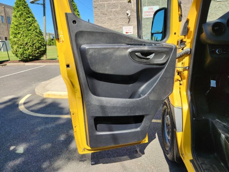 2021 Mercedes-Benz Sprinter Image 8