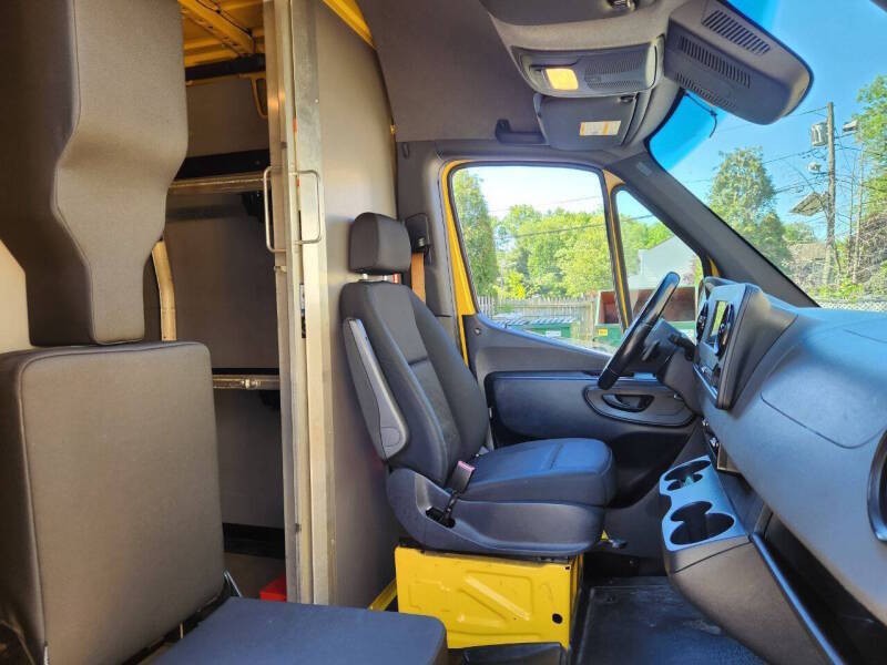 2021 Mercedes-Benz Sprinter Image 9