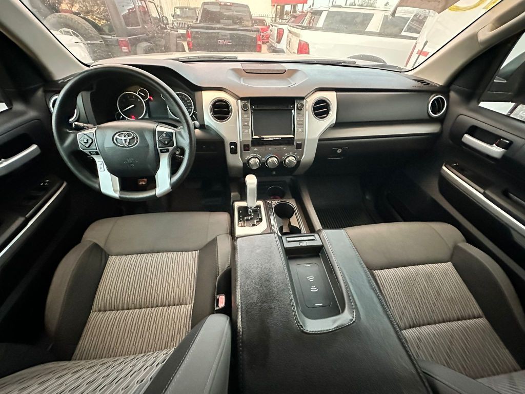 2015 Toyota Tundra Image 8