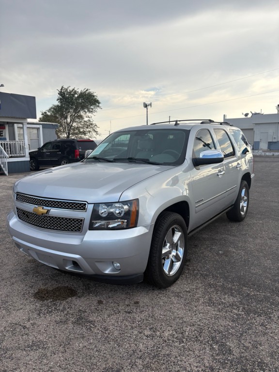 2013 Chevrolet Tahoe Image 2