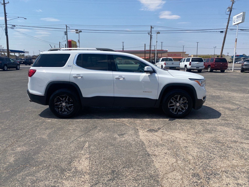 2019 GMC Acadia Image 2