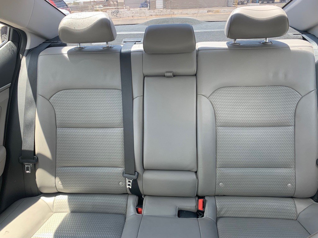 2017 Hyundai Elantra Image 7