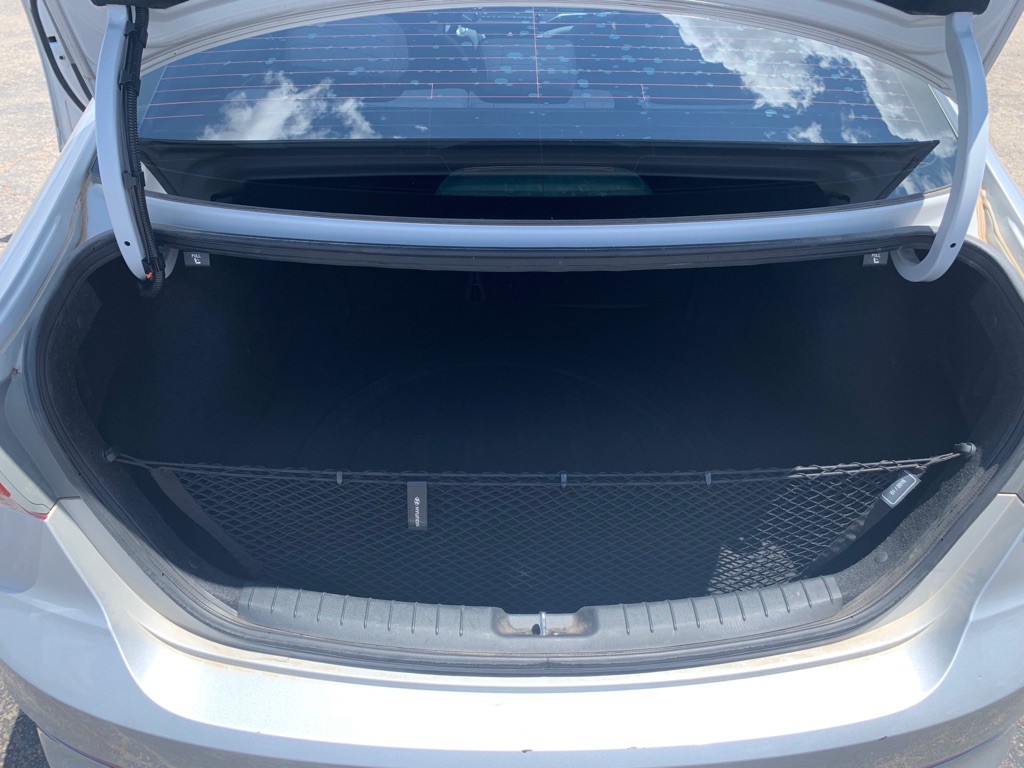 2017 Hyundai Elantra Image 9