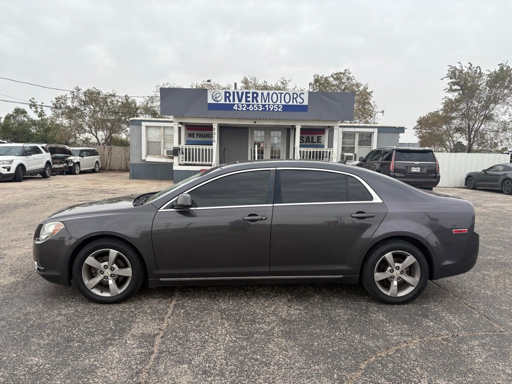 2011 Chevrolet Malibu Image 1