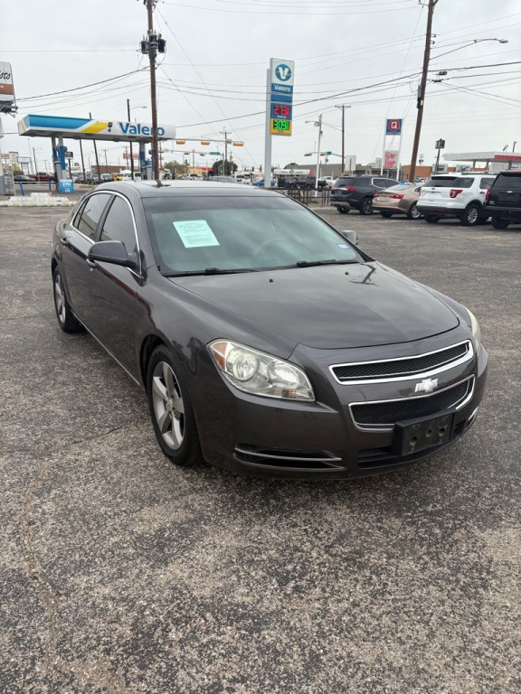 2011 Chevrolet Malibu Image 4