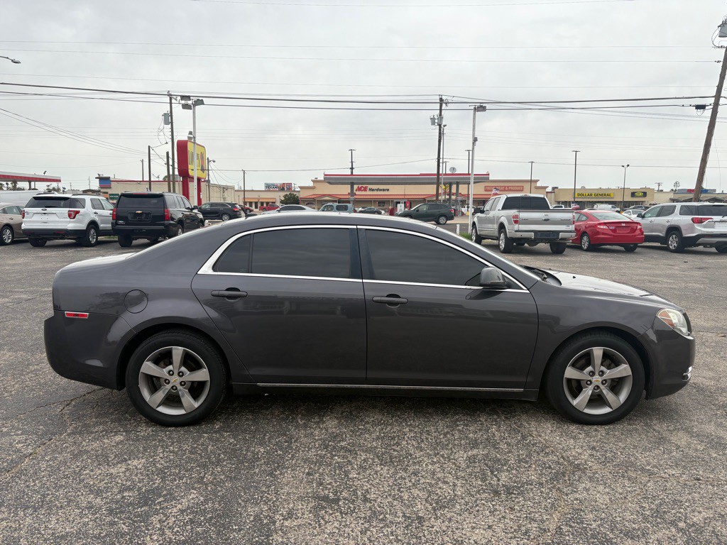 2011 Chevrolet Malibu Image 5