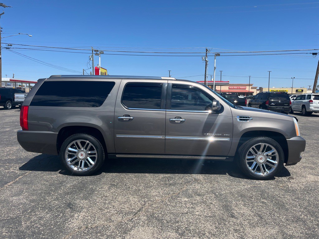 2013 Cadillac Escalade Image 5