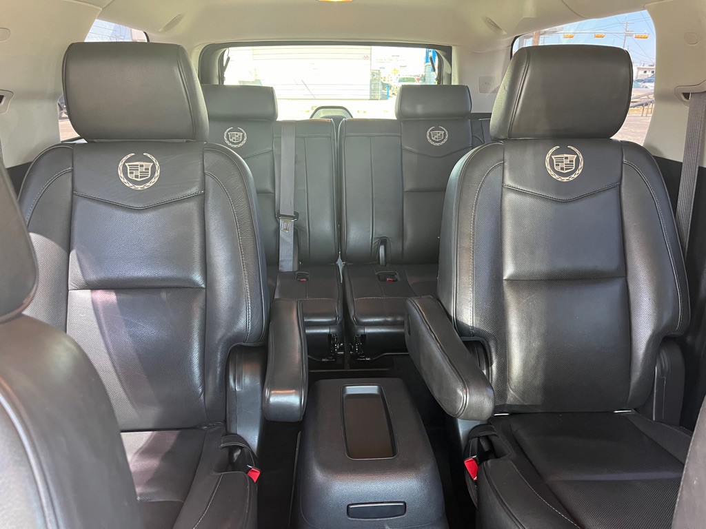 2013 Cadillac Escalade Image 9