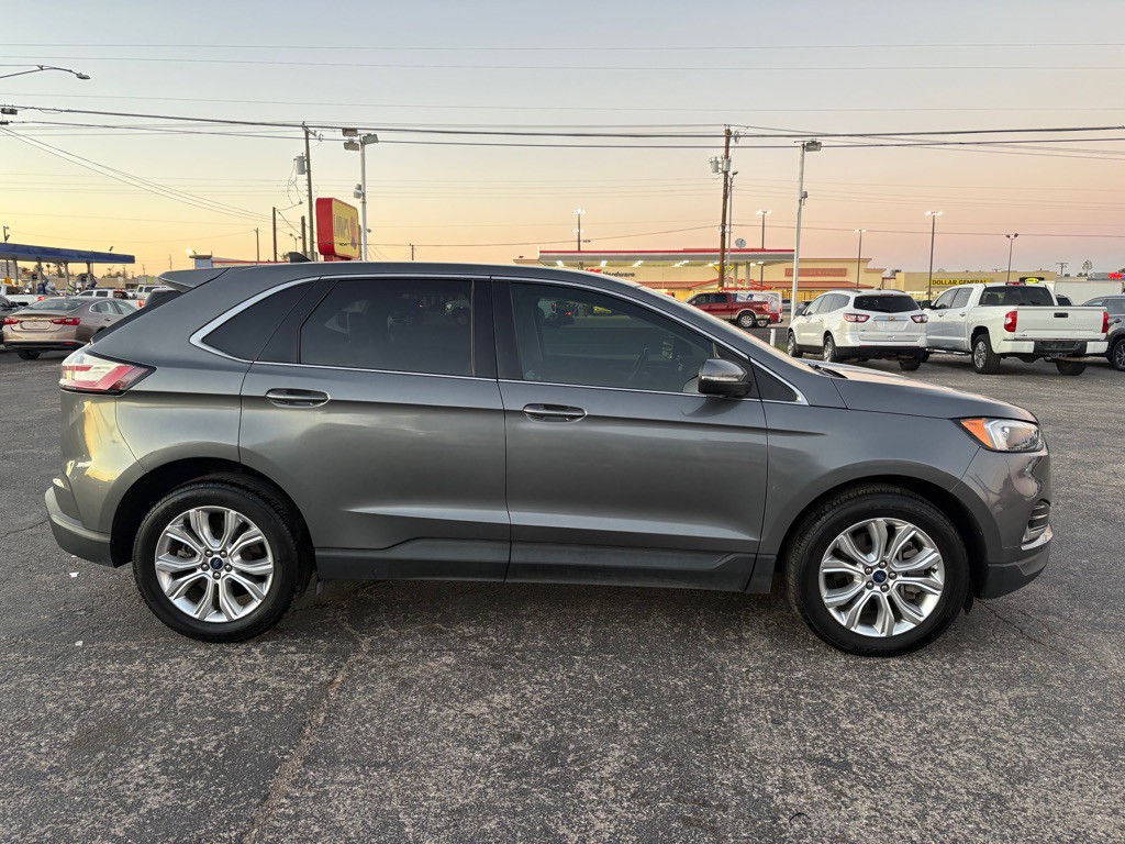 2022 Ford Edge Image 5