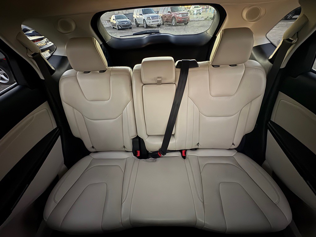 2022 Ford Edge Image 8