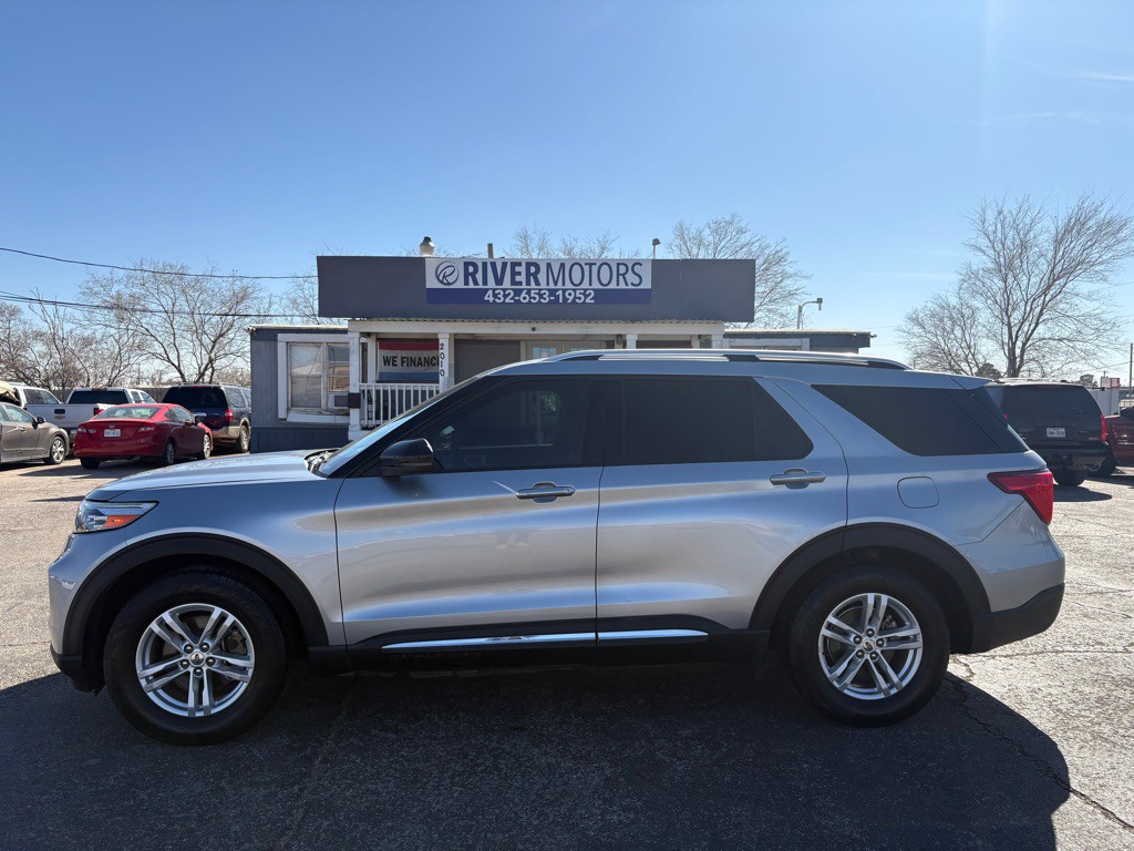 2020 Ford Explorer Image 1