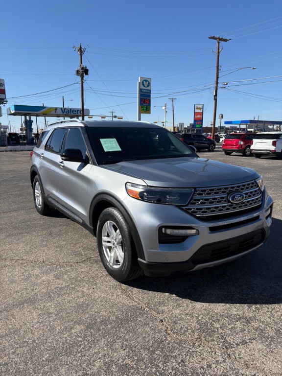 2020 Ford Explorer Image 2